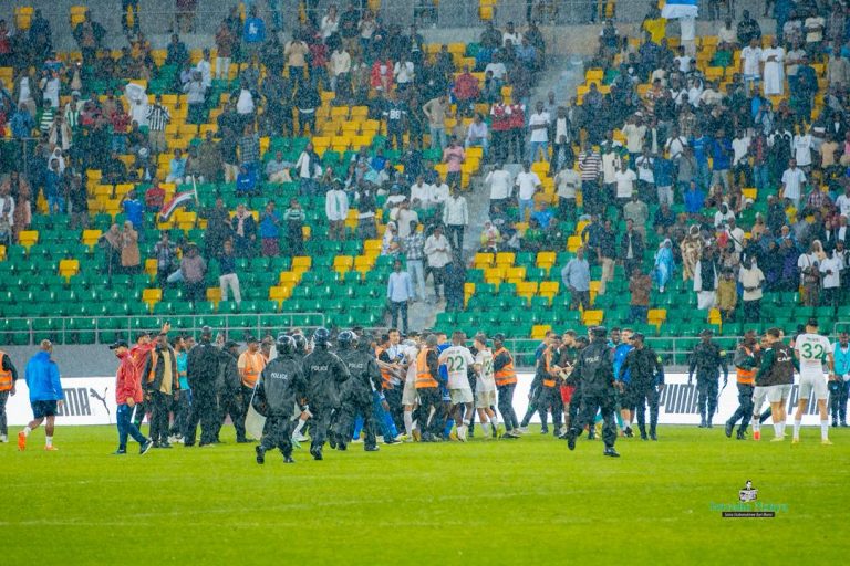 CAF yahanishije Al Hilal akayabo nyuma y’imvururu zabereye kuri Stade Amahoro