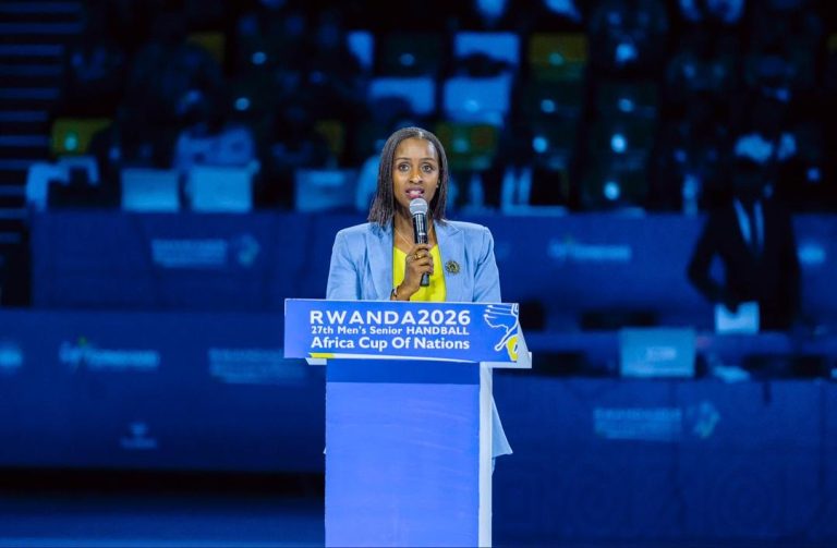 Siporo ni ejo hazaza- Minisitiri Mukazayire yafunguye Igikombe cya Afurika muri Handball ashima Perezida Kagame