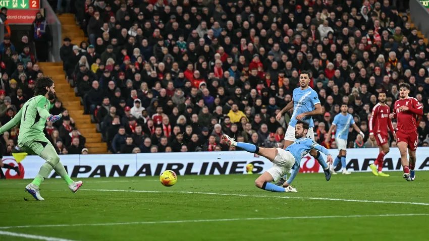 ‎Man City yabonye intsinzi ikomeye imbere ya Liverpool i Anfield