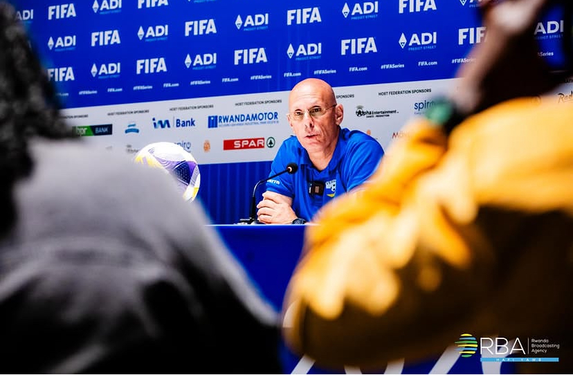 Umutoza Stephen Constantine yijeje intsinzi asaba FIFA kongera iminsi y'imyiteguro