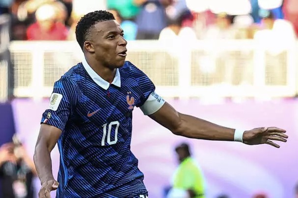 Mbappe yagejeje u Bufaransa muri 1/4 busezereye Paraguay